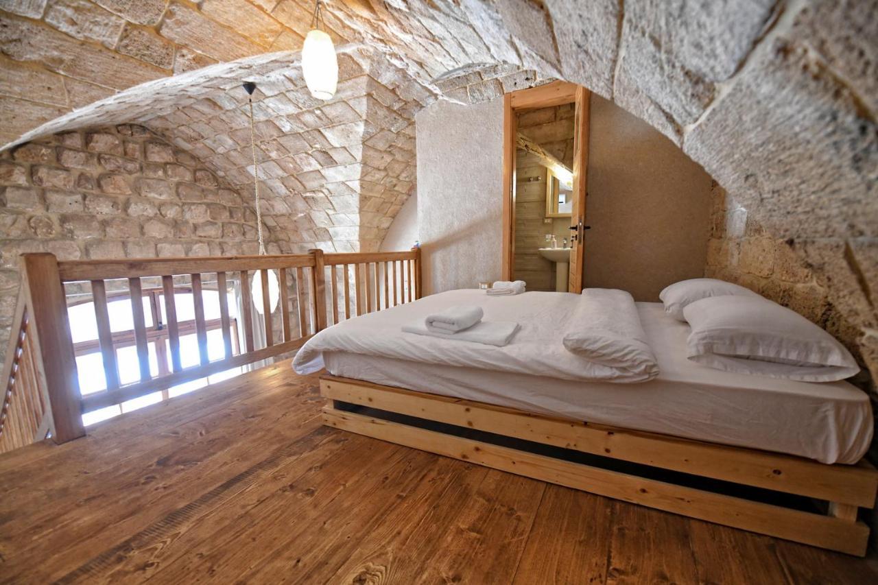 Old Town Guesthouses Batroûn Esterno foto