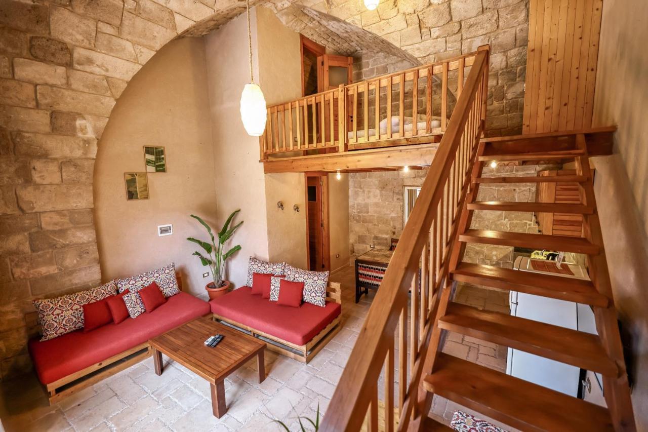 Old Town Guesthouses Batroûn Esterno foto